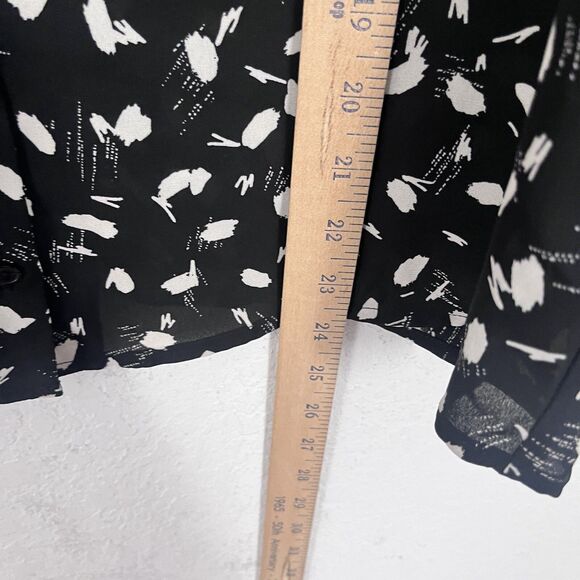 NWT Lush Womens M Black Abstract Print Blouse Button Front V-Neck Long Sleeved - Picture 8 of 9